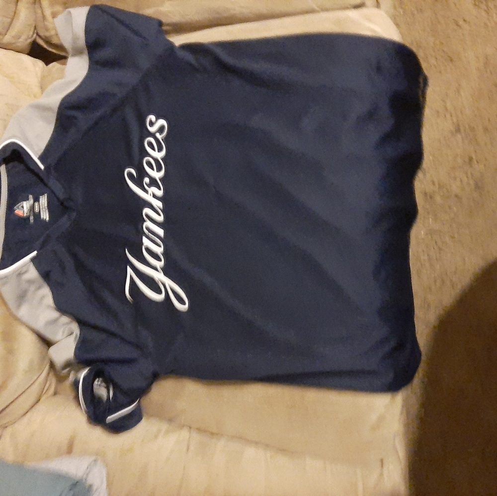 Majestic yankee athletic shirt